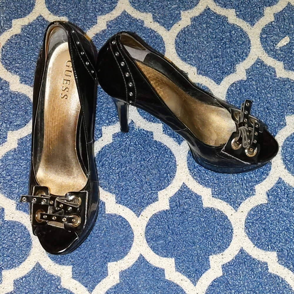 Geuss shoes